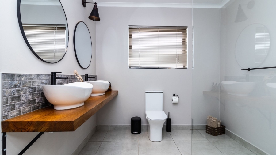 9 Bedroom Property for Sale in Westcliff Western Cape